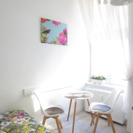 Lovely Apartment In The Heart Of The Old Town Danzica Esterno foto