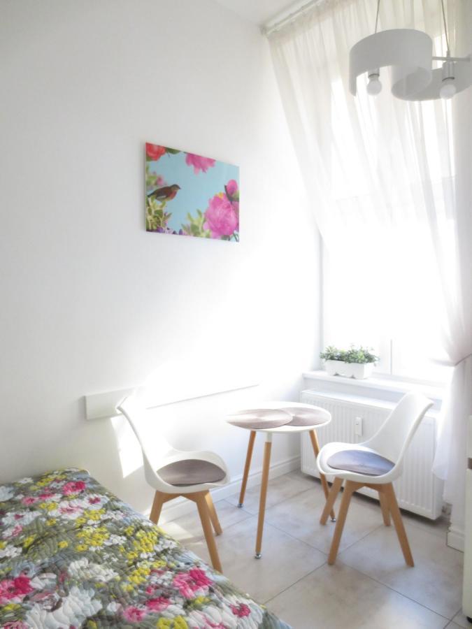 Lovely Apartment In The Heart Of The Old Town Danzica Esterno foto